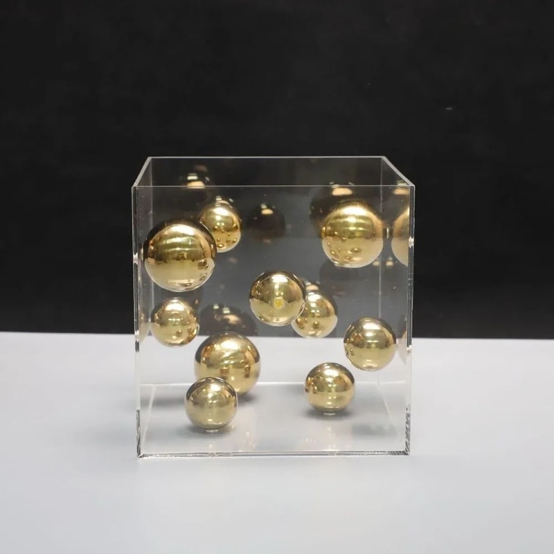 Modern Geometric Metal Ball Acrylic Display Box Decor For Living Room And Desktop 3