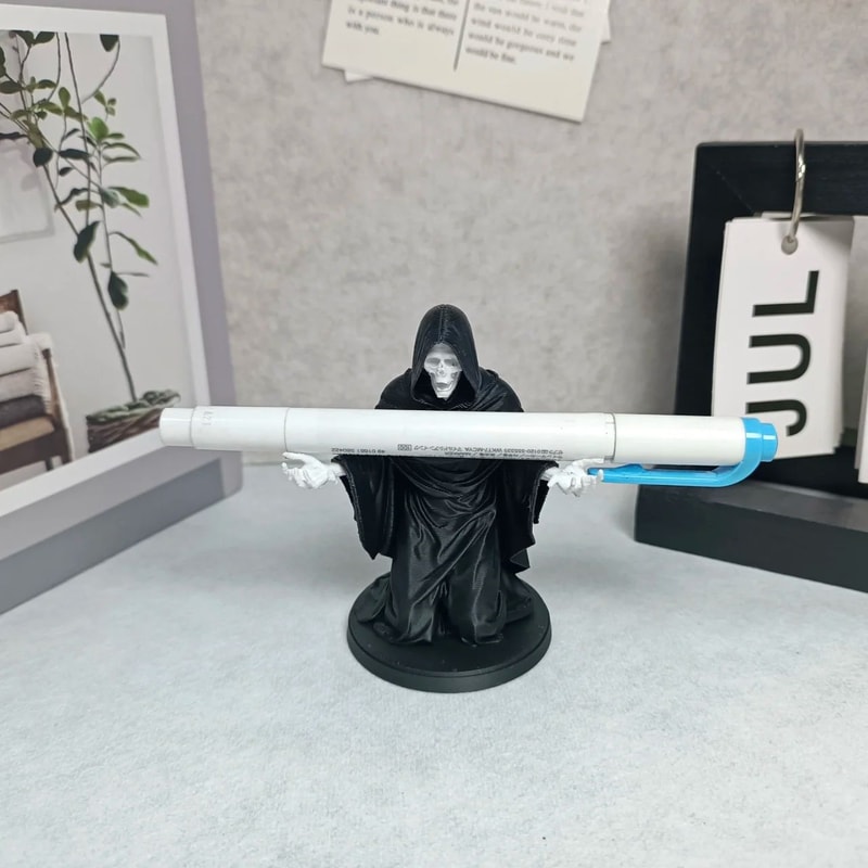 Death Grip Skull Novelty Pen Holder Desk Organizer 4