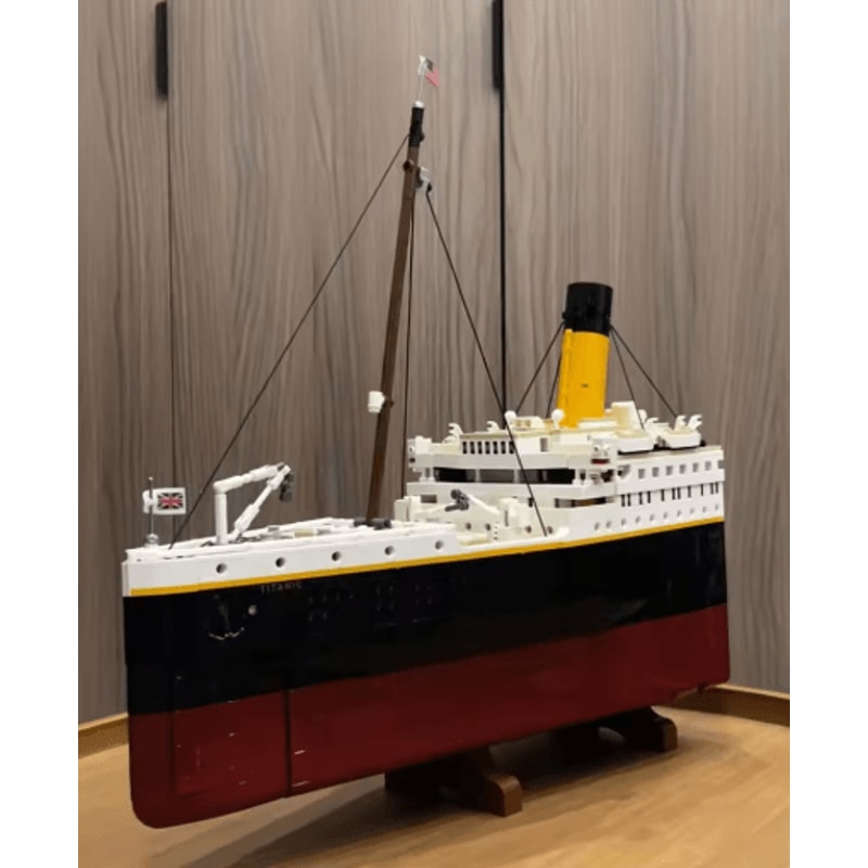 99023PCS Large Cruise Ship Building Block Set Desktop Display Creative Gift 2