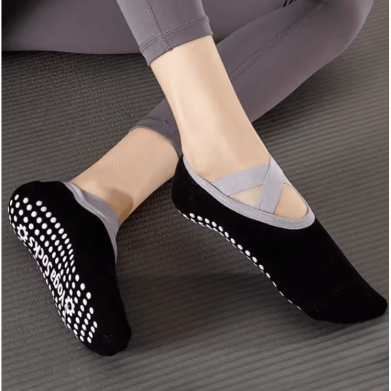 Professional Womens Anti Slip Yoga Socks Breathable Grip And Strap Pilates And Ballet Socks 10