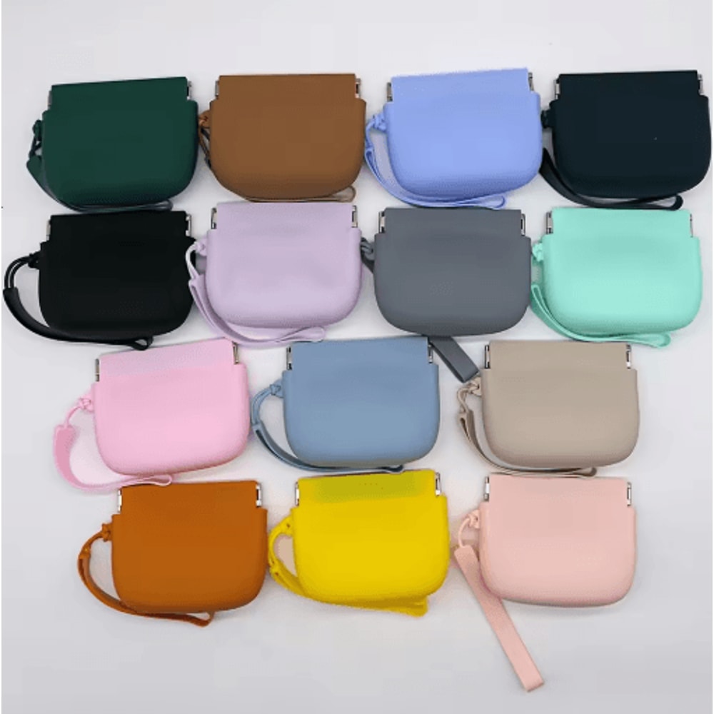 Silicone Dog Treat Pouch Waterproof Portable Pet Snack Bag For Training And Walks 5