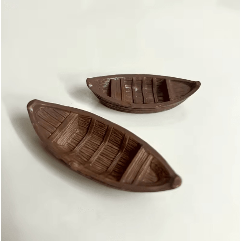 4Piece Floating Mini Boat Ornaments Realistic Resin Decor For Water Displays 3