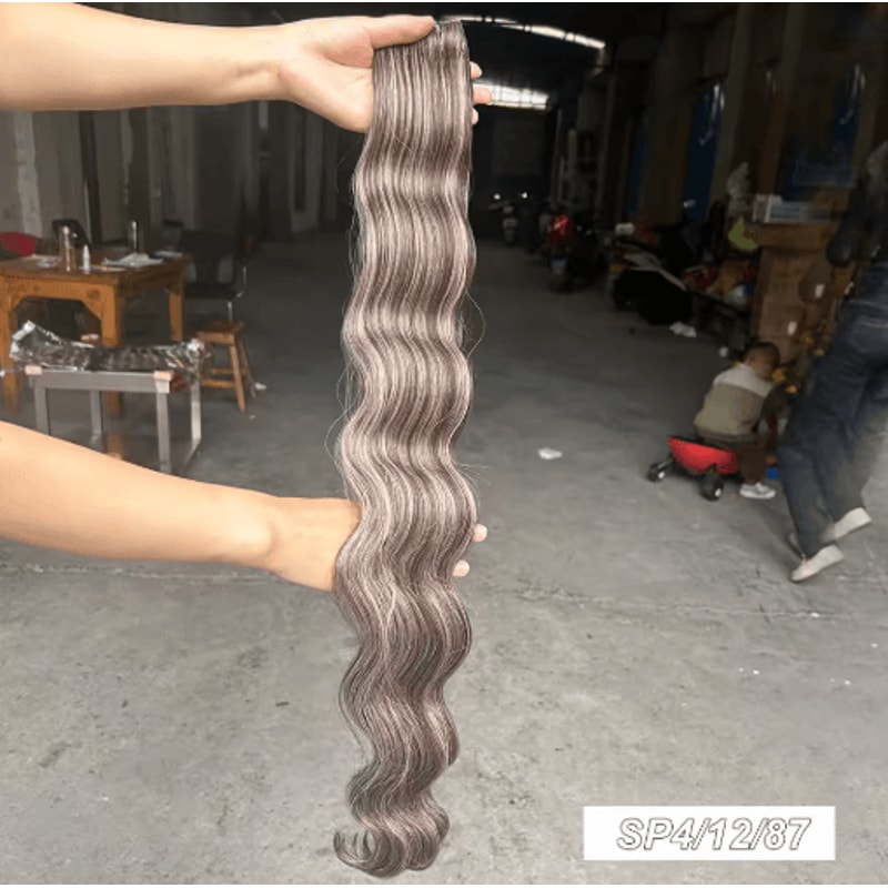 Magicae 30 Inch Ombre Body Wave Synthetic Hair Extension Bundle 200g 27