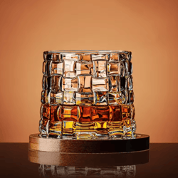spincrystal whiskey glass with rotating base – premium bar drinkware