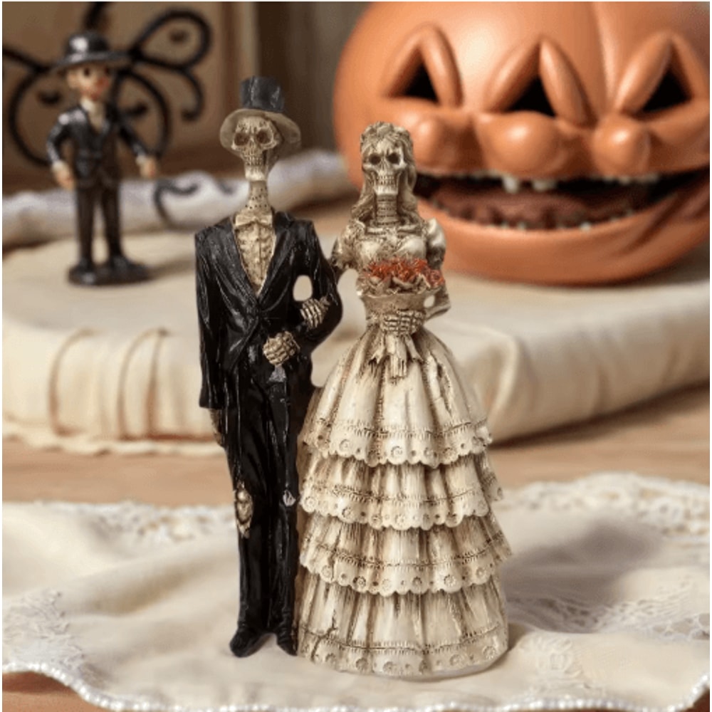 Halloween Skeleton Couple Statue In Vintage Wedding Dress Style 5