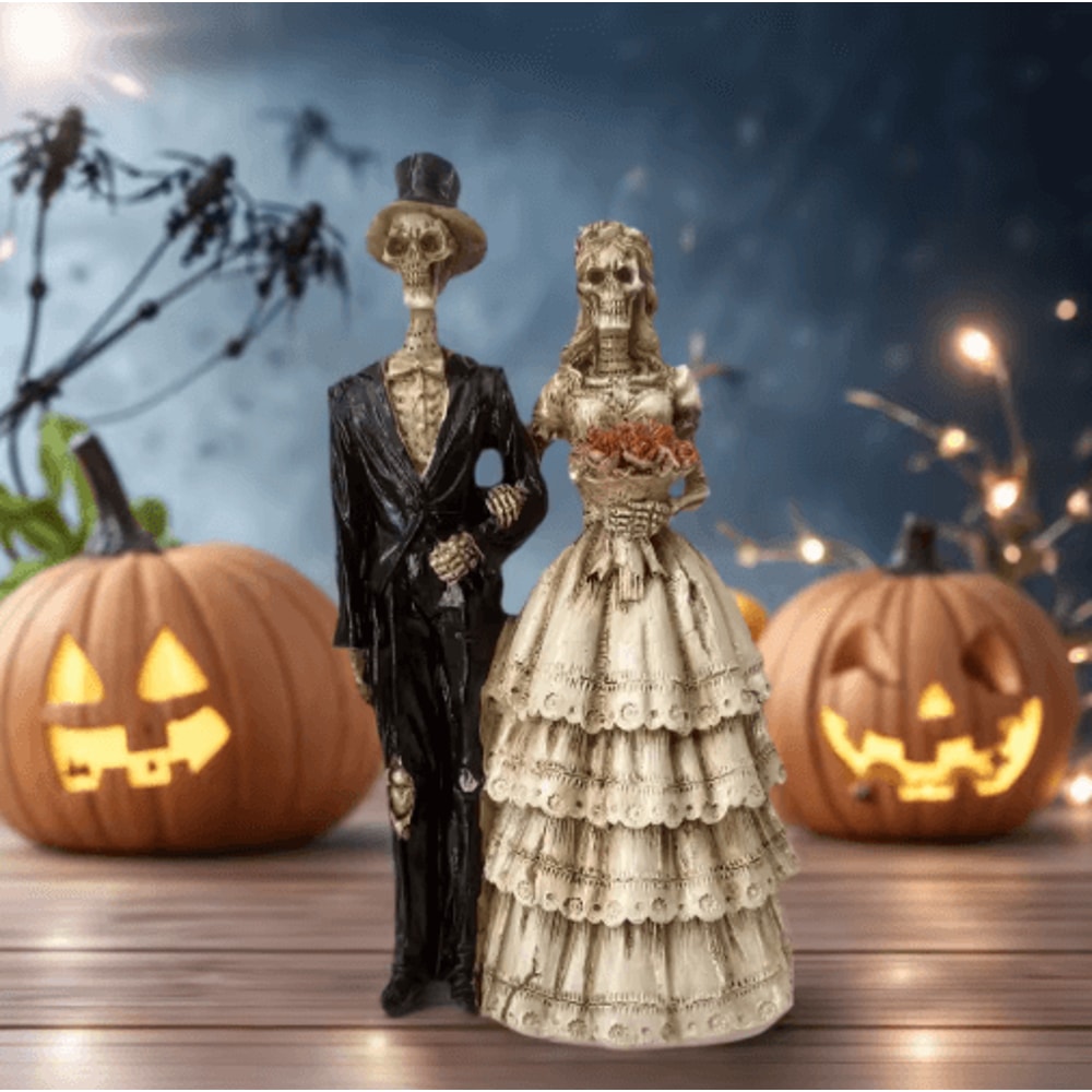 Halloween Skeleton Couple Statue In Vintage Wedding Dress Style 6