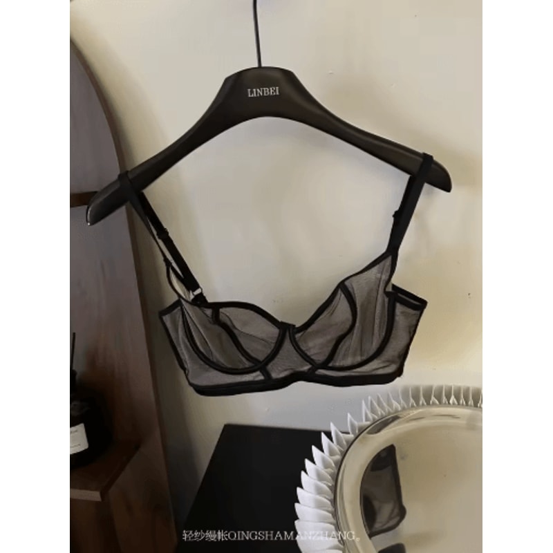 Transparent Ultra Thin Strapless Lace Bra With Embroidered Detail 2