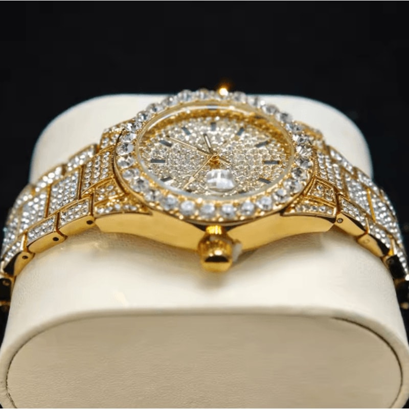 2025 Luxury Gold Iced Diamond Quartz Watch For Women 4