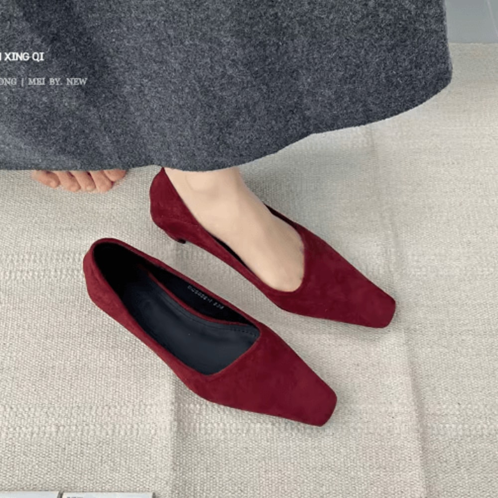 SUOJIALUN Women Square Toe Pumps Elegant Low Heel SlipOn Office Shoes 2