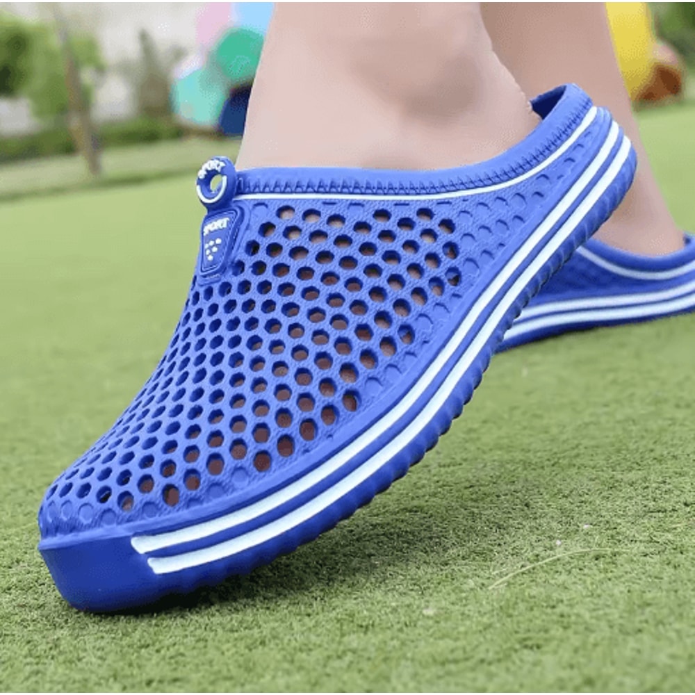 Mens Lightweight Beach Sandals Garden Clogs Slip On Water Shoes For Summer Comfort 3