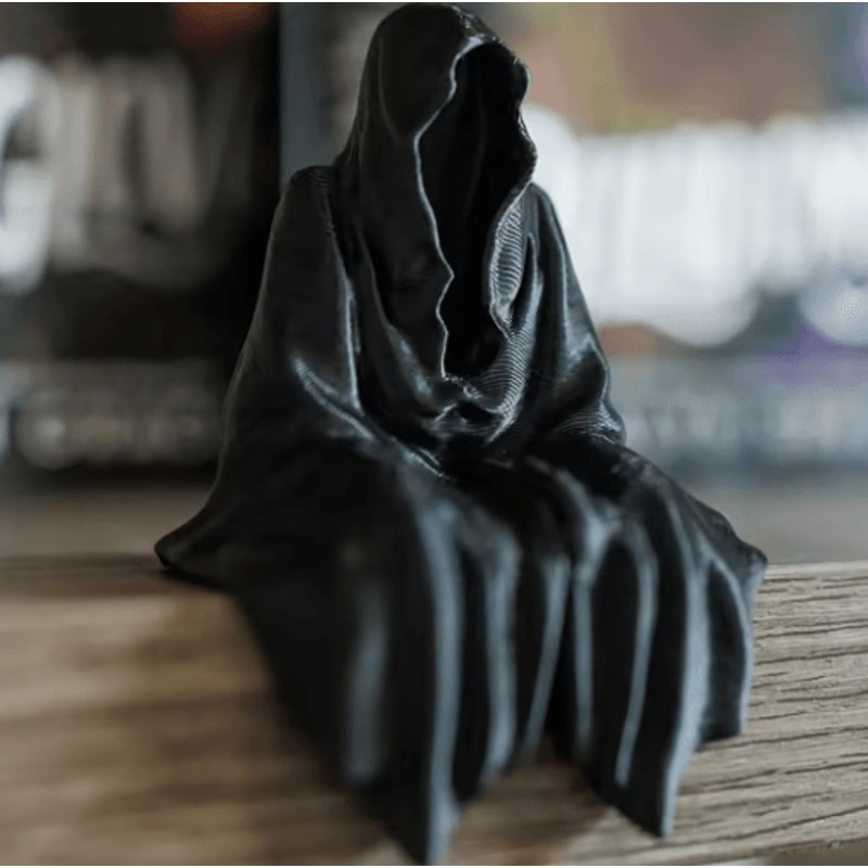 Gothic Hooded Cloaked Statue Dark Aesthetic Figurine For Desk Shelf Decor 4