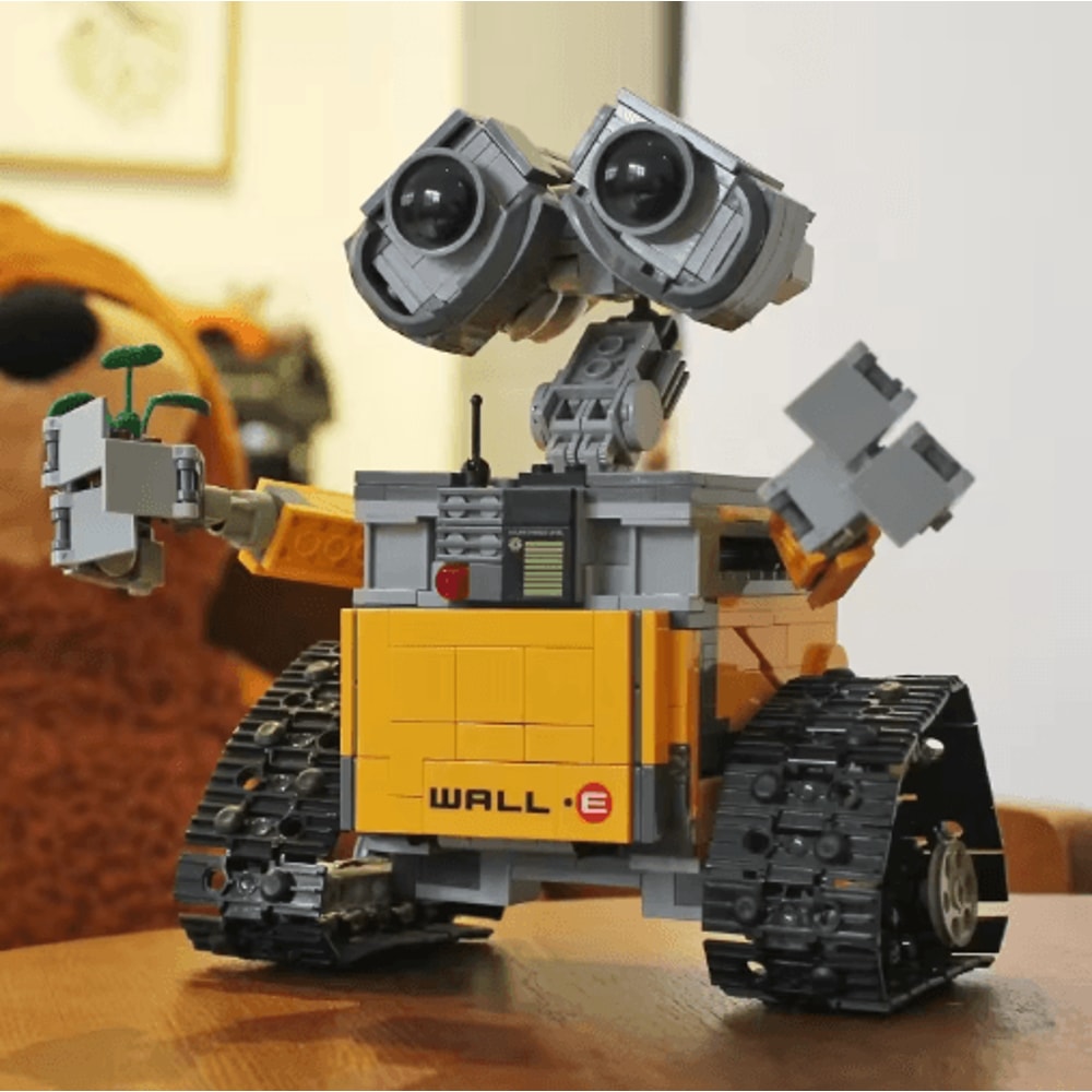 WallE Robot Building Block Set 687PCS STEM Assembly Toy Display Model 5