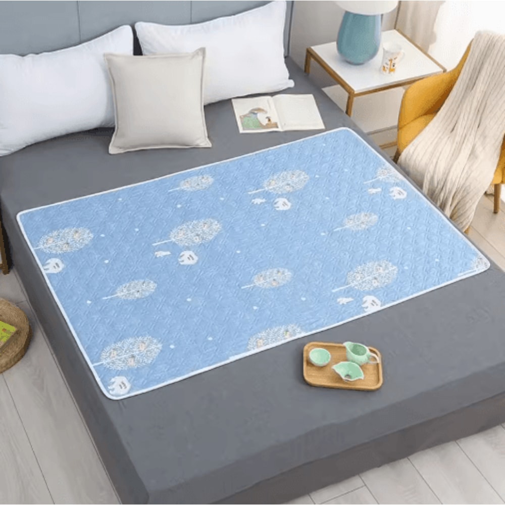 Washable Waterproof Underpad For Babies Adults Daily Protection 3