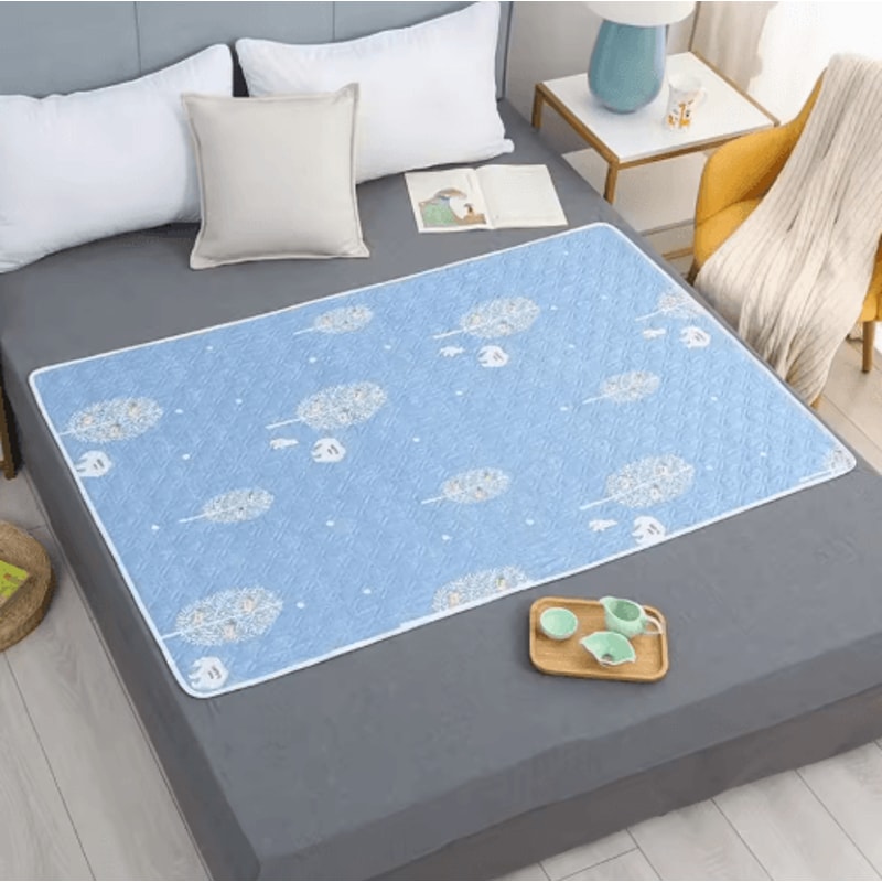 Washable Waterproof Underpad For Babies Adults Daily Protection 3