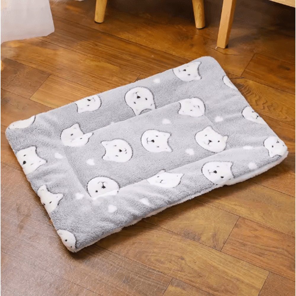 Cloud Nest Thickened Flannel Pet Sleeping Mat Warm Cushion For Cats Small Dogs 2