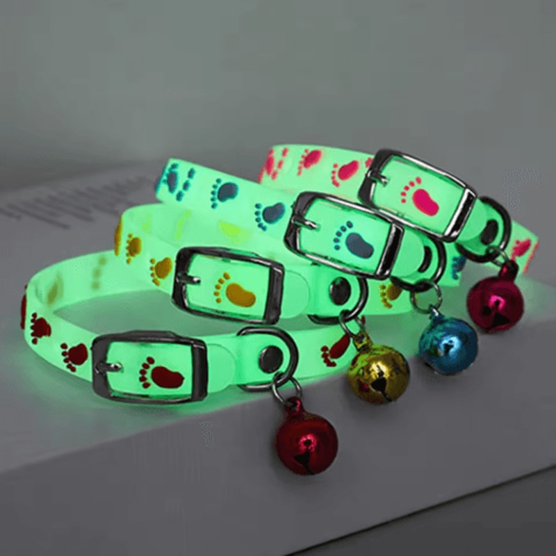 Luminous Silicone Cat Collar With Bell GlowintheDark AntiLost Collar For Cats Small Dogs 0
