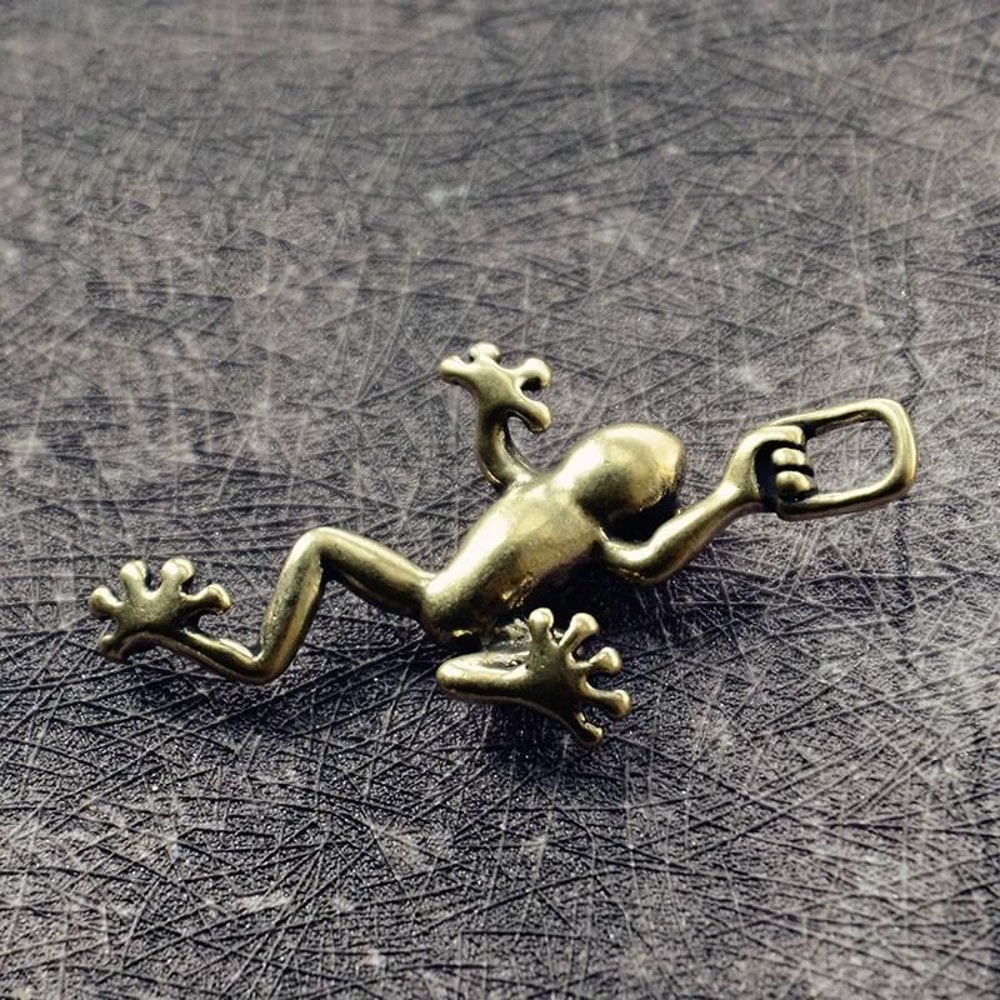 Vintage Brass Frog Keychain Pendant Mini Climbing Frog Ornament 5