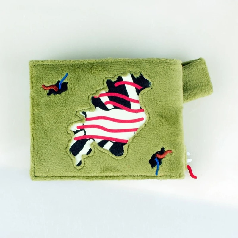 Bi Fold Faux Fur Wallet Personalized Card Holder With ID Slots And 3D Texture 3