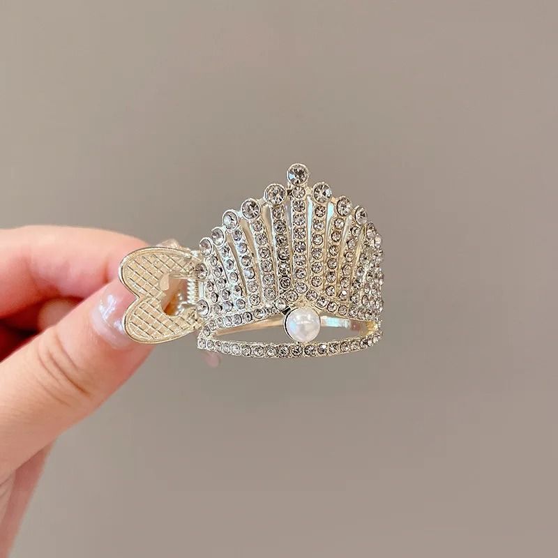 Elegant Crystal Shark Hair Claw Pearl Ponytail Clip For Women 1