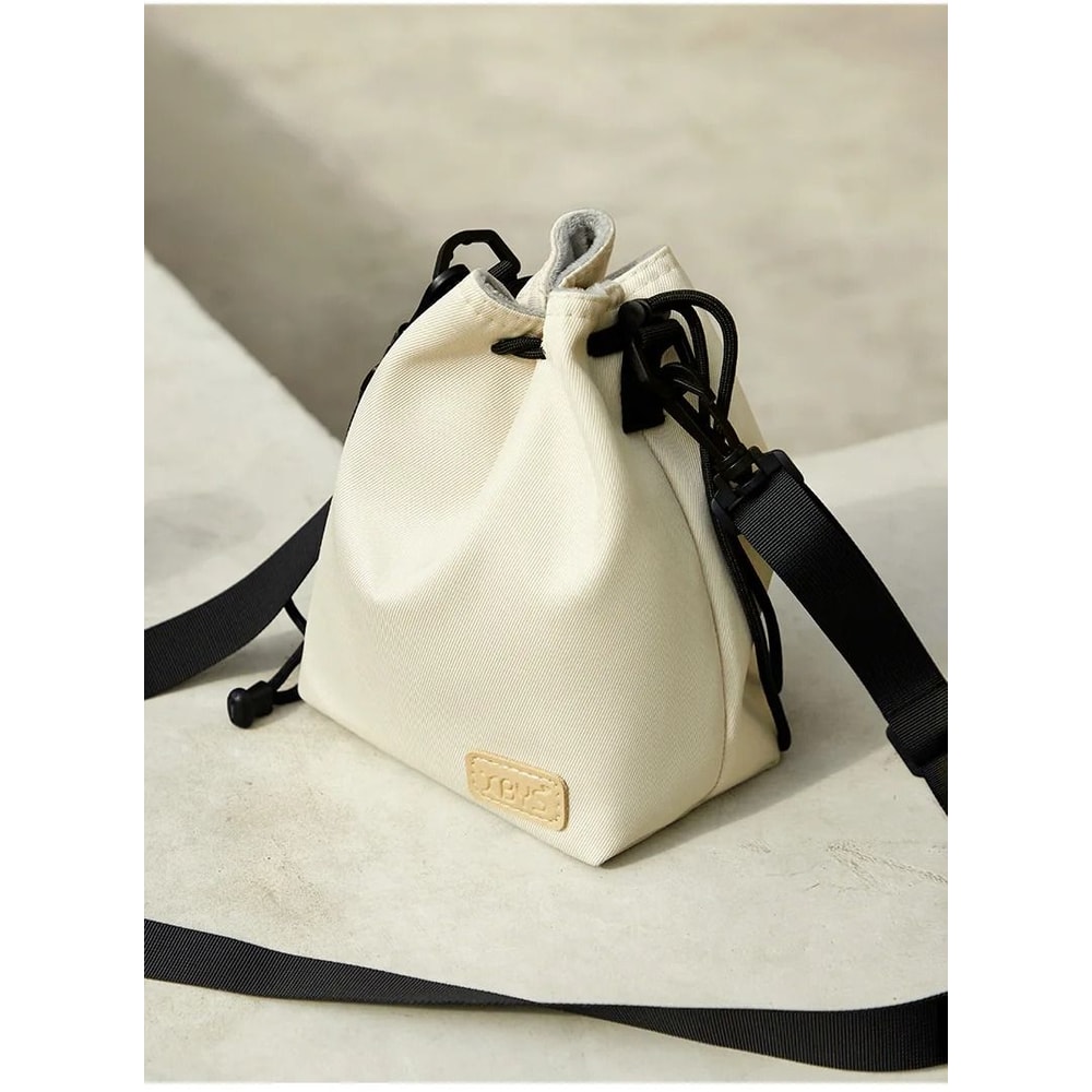 Lightweight Drawstring Camera Pouch Shoulder Bag For DSLR And Mirrorless Cameras 4