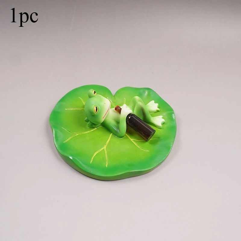 Funny Frog Garden Statue Resin Outdoor Decor With Lotus Leaf And Beer Bottle 0