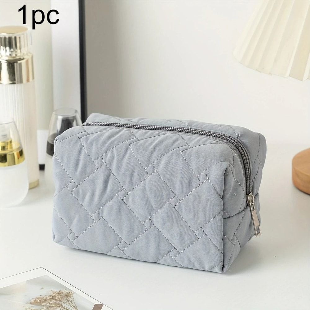 Large Capacity Makeup Organizer Bag Travel Cosmetic Storage With Multiple Compartments 1