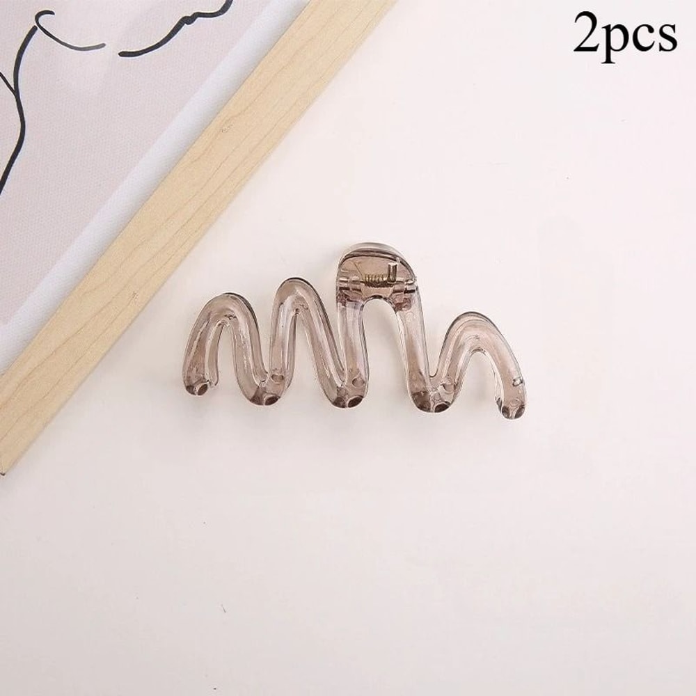 Y2K Wavy Amber Brown Large Claw Hair Clip Lightweight Glossy Design 1