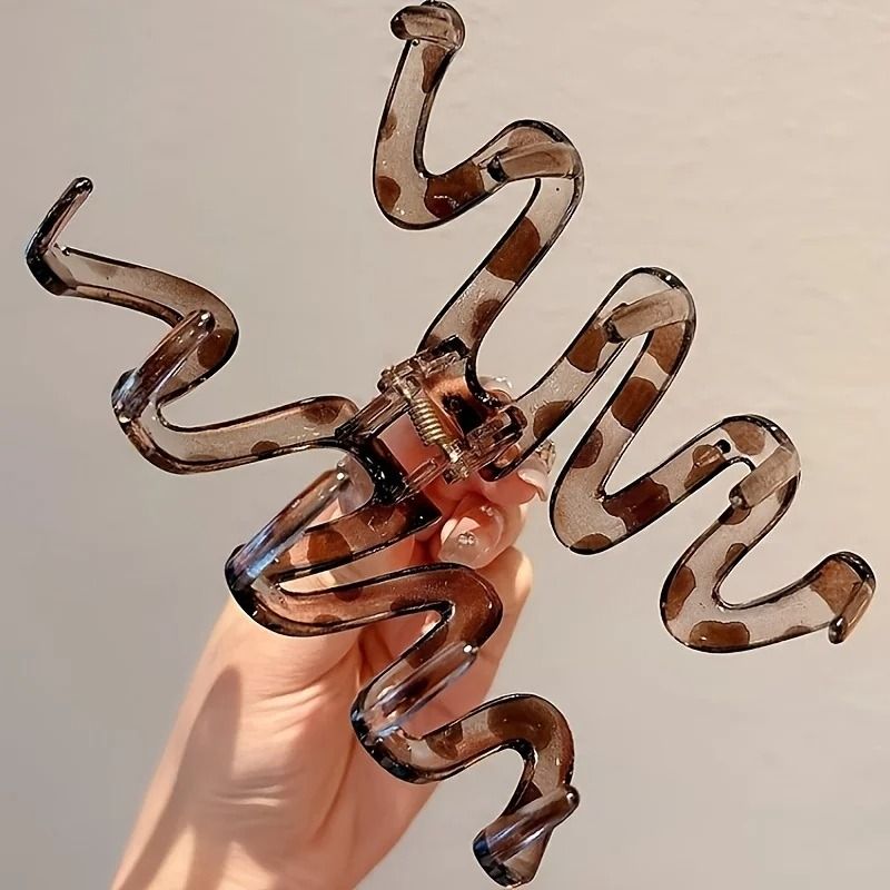 Y2K Wavy Amber Brown Large Claw Hair Clip Lightweight Glossy Design 0