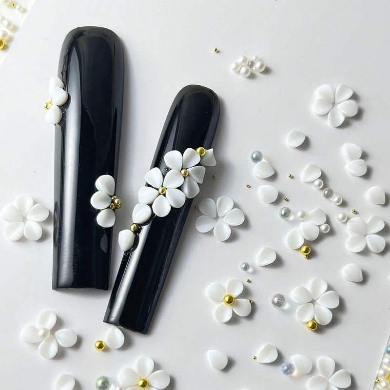 150pcs 3D Nail Art Charm Kit With Acrylic Petals And Rhinestones 10