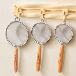 fine mesh stainless steel strainer flour sieve and oil skimmer spoon