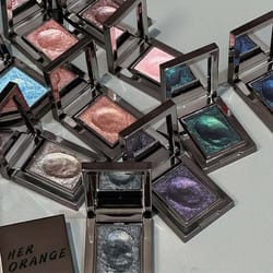 chameleon dark green eyeshadow palette sparkling pearlescent finish