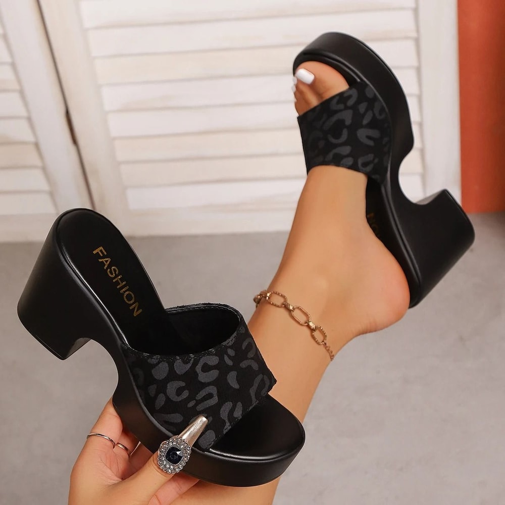 Summer Platform Flip Flop Sandals Open Toe Chunky Heel Minimalist Style 4