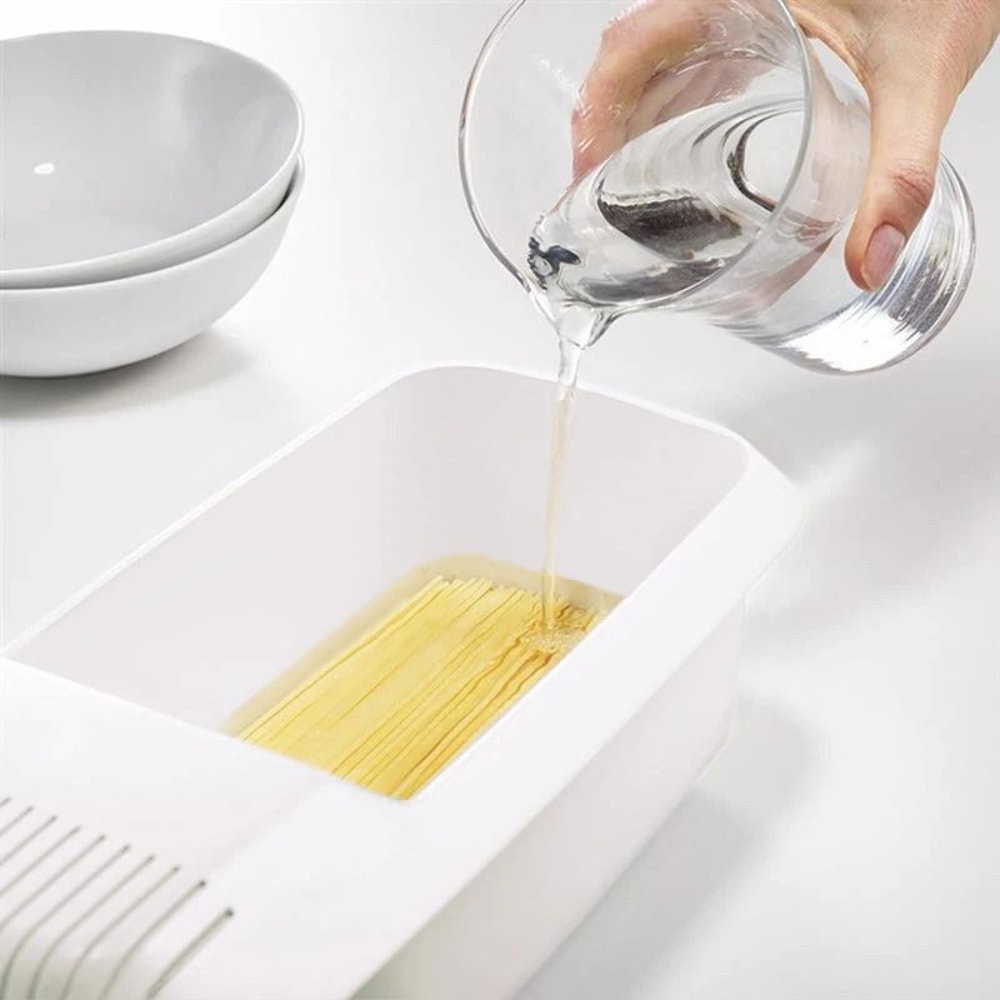 Eco Friendly Microwave Pasta Cooker With Strainer Noodle Cooking Container 3