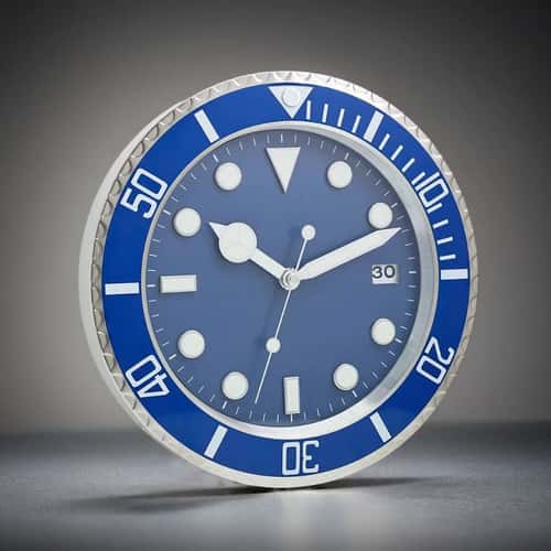 Modern Minimalist Metal Wall Clock with Luminous Silent Quartz Design