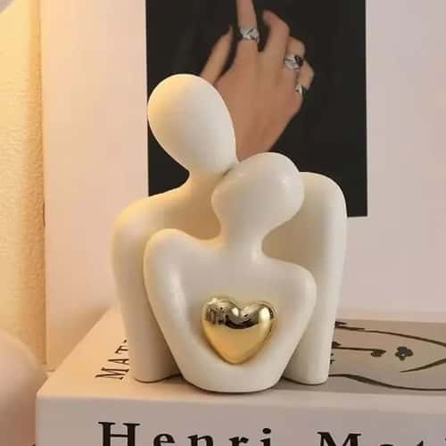 Romantic Couple Statue Love Embrace Figurine Home Decor Gift