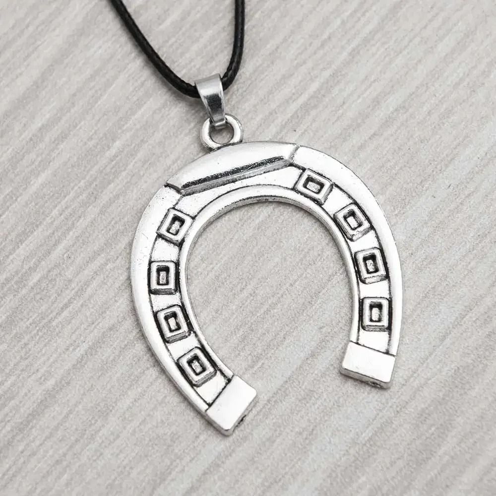 Lucky Horseshoe Car Pendant Rearview Mirror Hanging Ornament 2