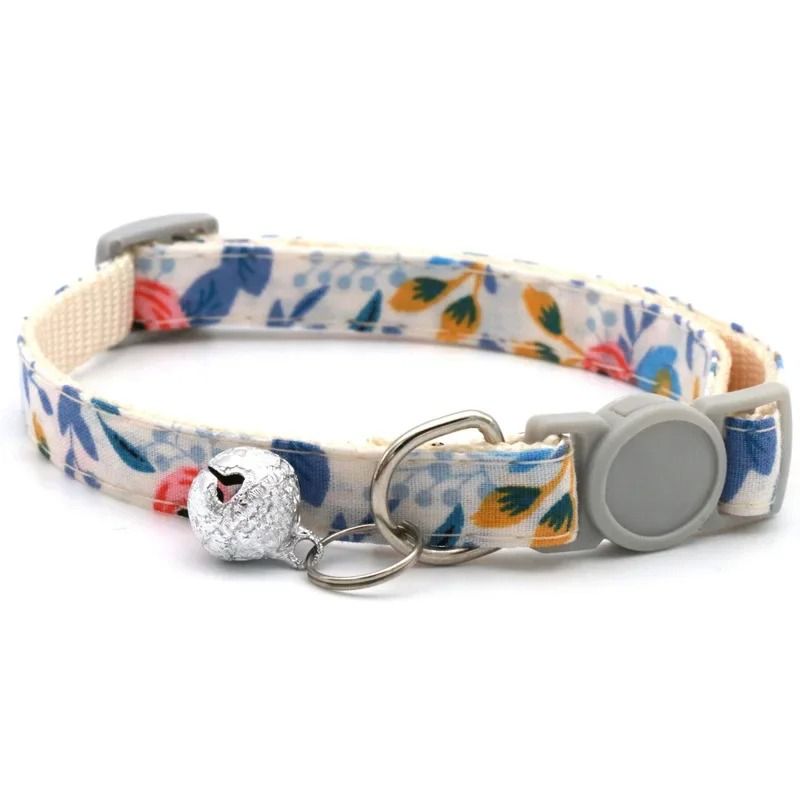 Adjustable Daisy Pet Bandana Collar For Cats And Small Dogs 1