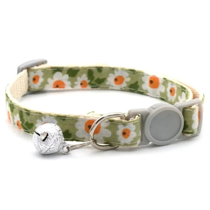 Adjustable Daisy Pet Bandana Collar For Cats And Small Dogs 3