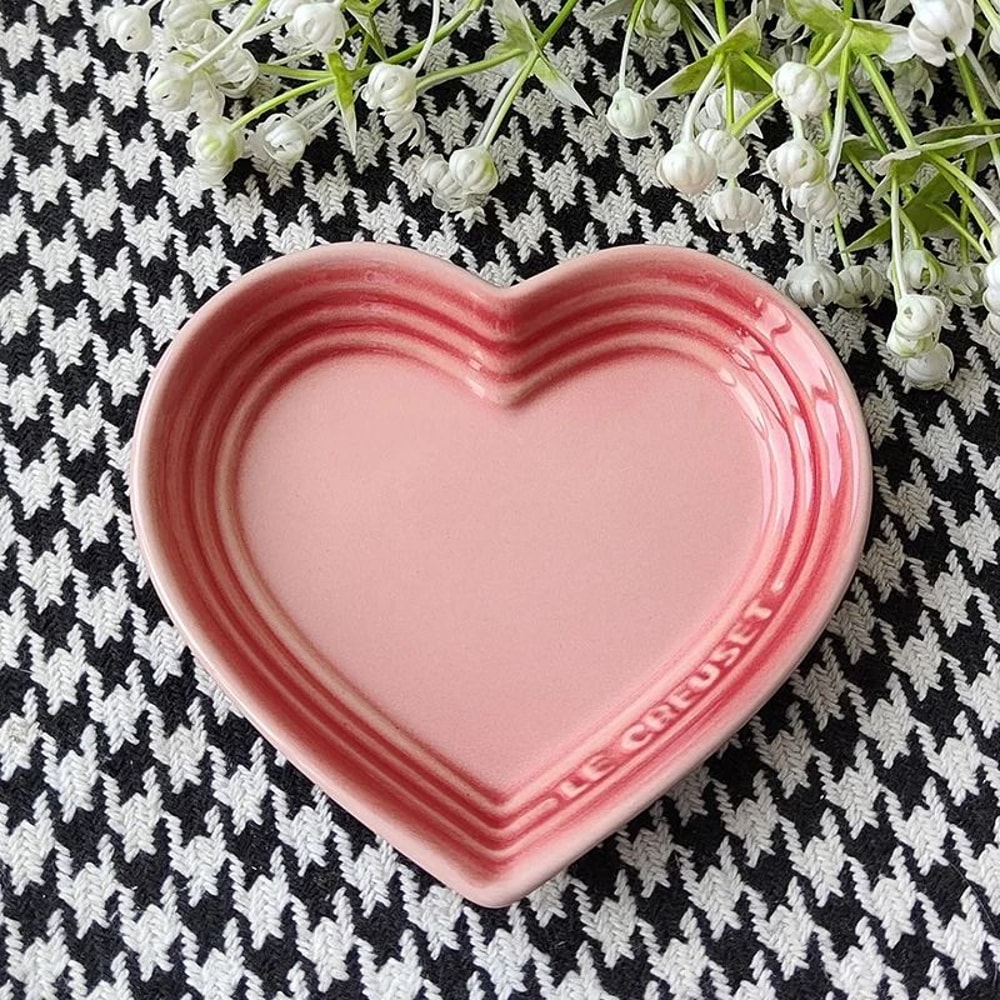 Heart Shaped Ceramic Cat Bowl For Stress Free Feeding And Anti Vomiting Support 4