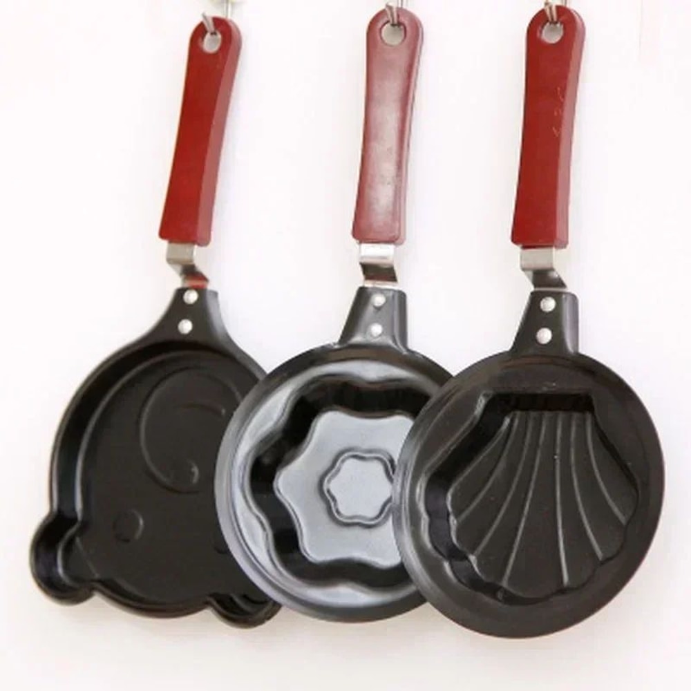 Mini HeartShaped Egg Fry Pan Cast Iron Omelette Pancake Breakfast Pan 2