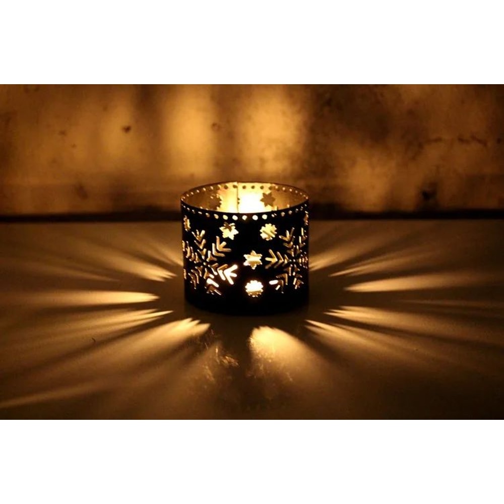 Vintage Snowflake Deer Candle Holder Elegant Christmas Candle Holder For Festive Table Decor 8