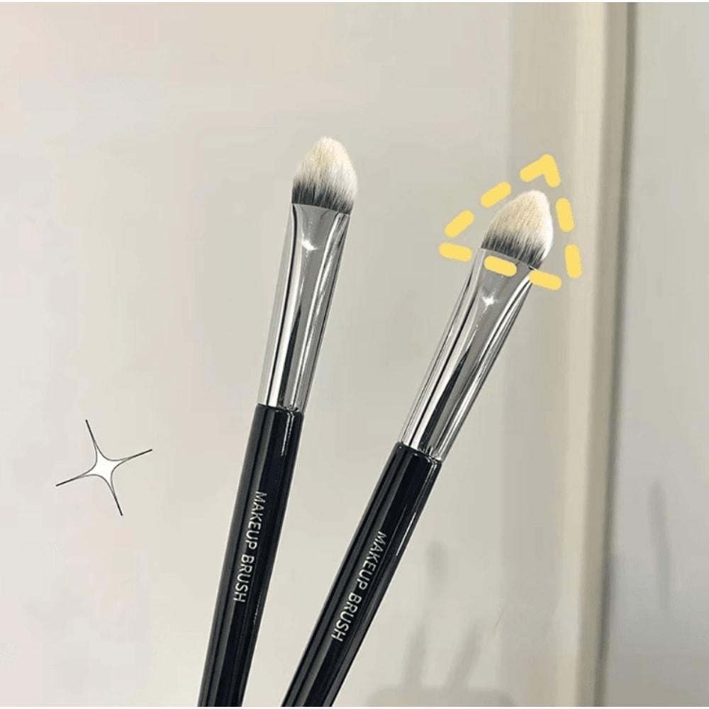 3 Sided Contour Highlight Brush For Precision Foundation And Seamless Blending 1
