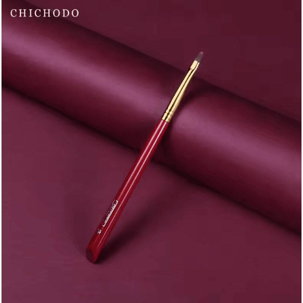 CHICHODO Red Rose Lip And Eyeliner Brush For Precise Definition And Smooth Application 2