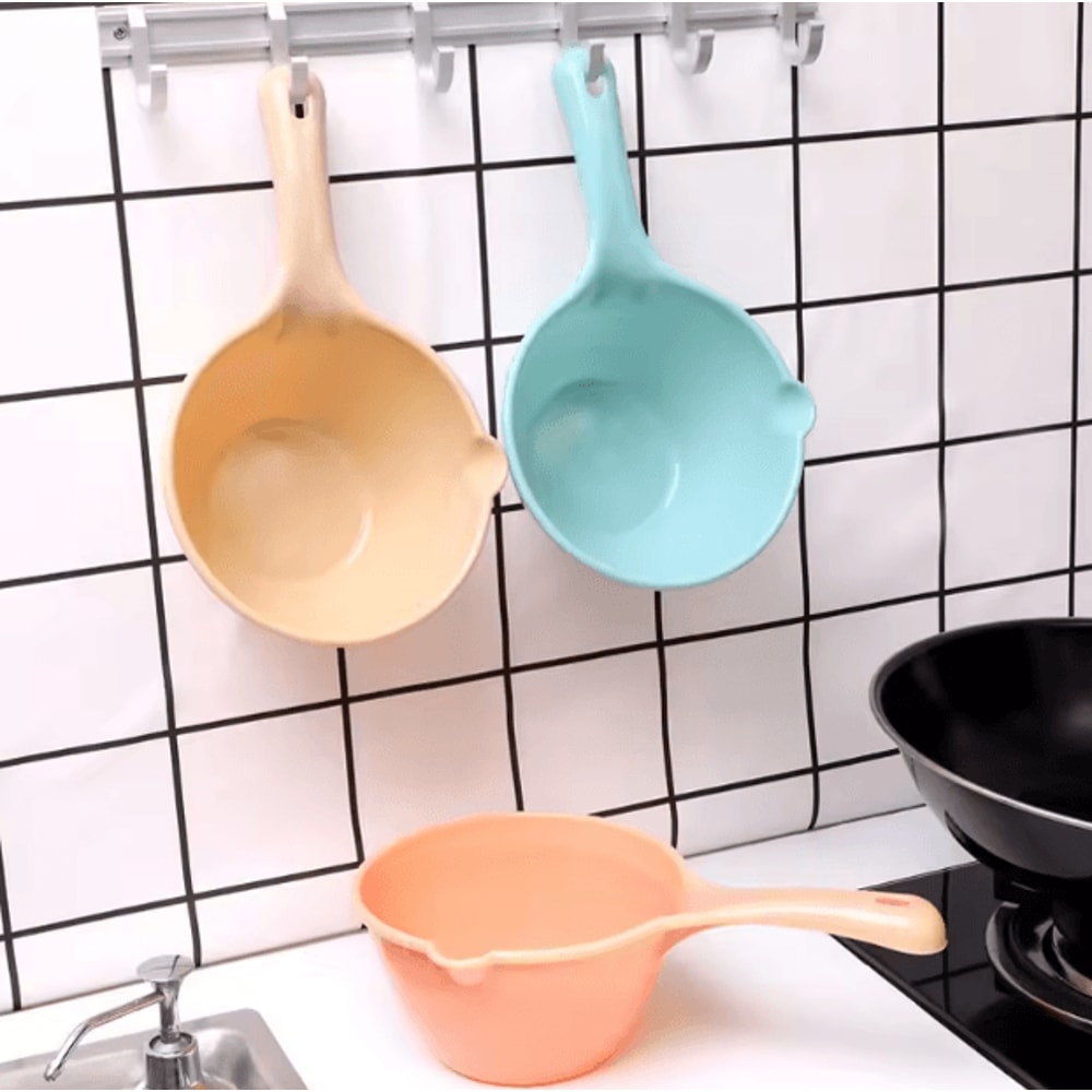 15L Plastic Water Scoop Ladle Multipurpose Bath Kitchen And Garden Water Dipper 2