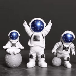 4-piece astronaut figurine set mini spaceman desk decor educational toy & gift