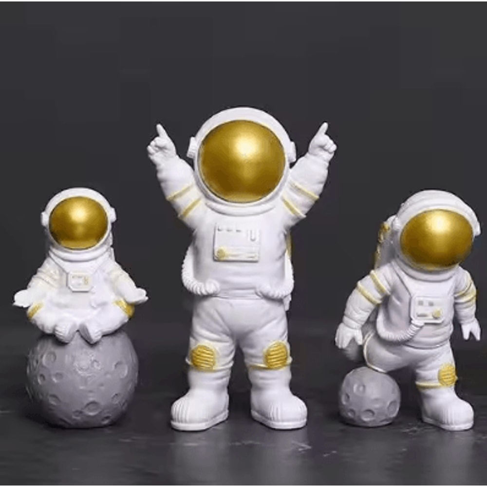 4Piece Astronaut Figurine Set Mini Spaceman Desk Decor Educational Toy Gift 4