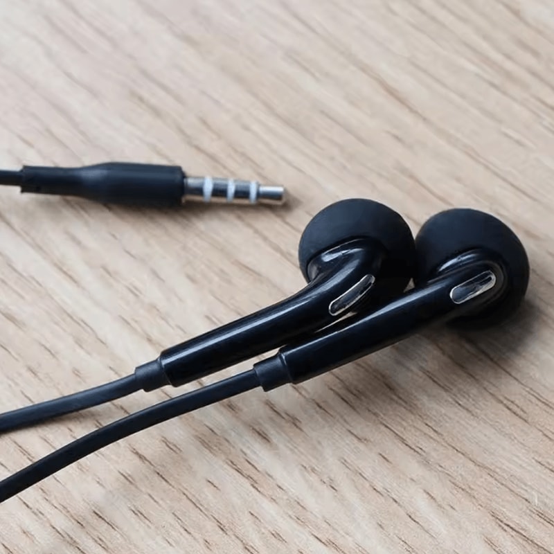 Ergonomic Wired InEar Headphones With Microphone 35mm Universal Earphones For Clear Sound Calls 2