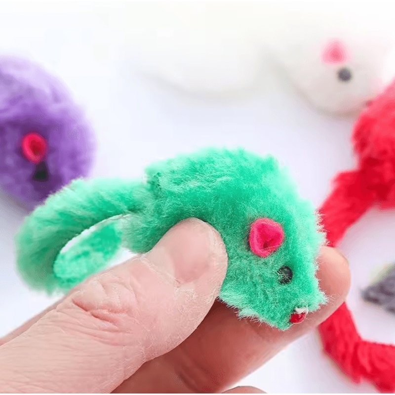SqueakyMouse Catnip Hunting Toy For Cats 2