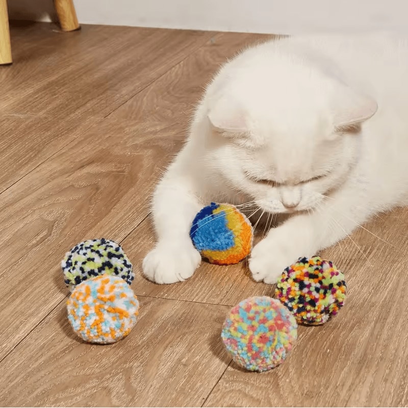 YarnBounce Interactive Cat Ball Toy 1