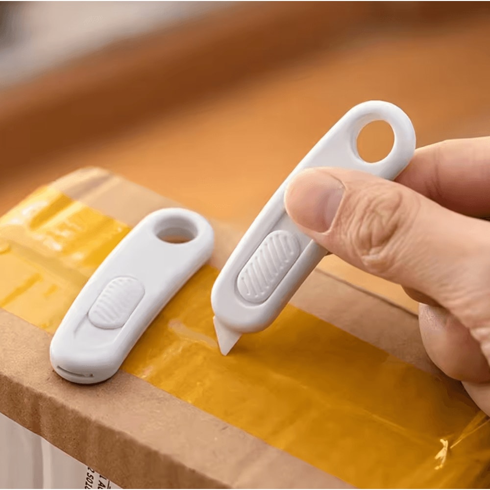 Portable Mini Ceramic Utility Knife With Safe Blade Storage Keychain Magnetic Suction 2